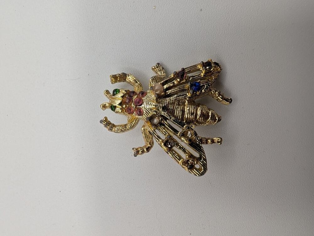 Elegant Gold Tone Bumble Bee Brooch Pin Multi-Color Rhinestones Fashion Jewelry